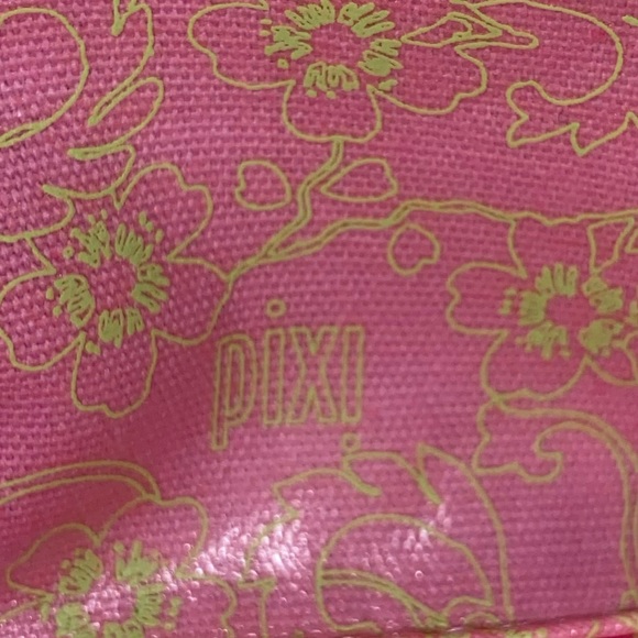 Pixi Beauty Cosmetics - Bronze Wristlet Clutch - Picture 4 of 6